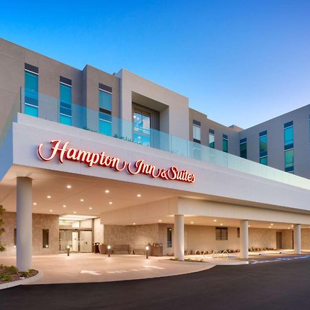 Hampton Inn & Suites Anaheim Resort Convention Center Exterior photo